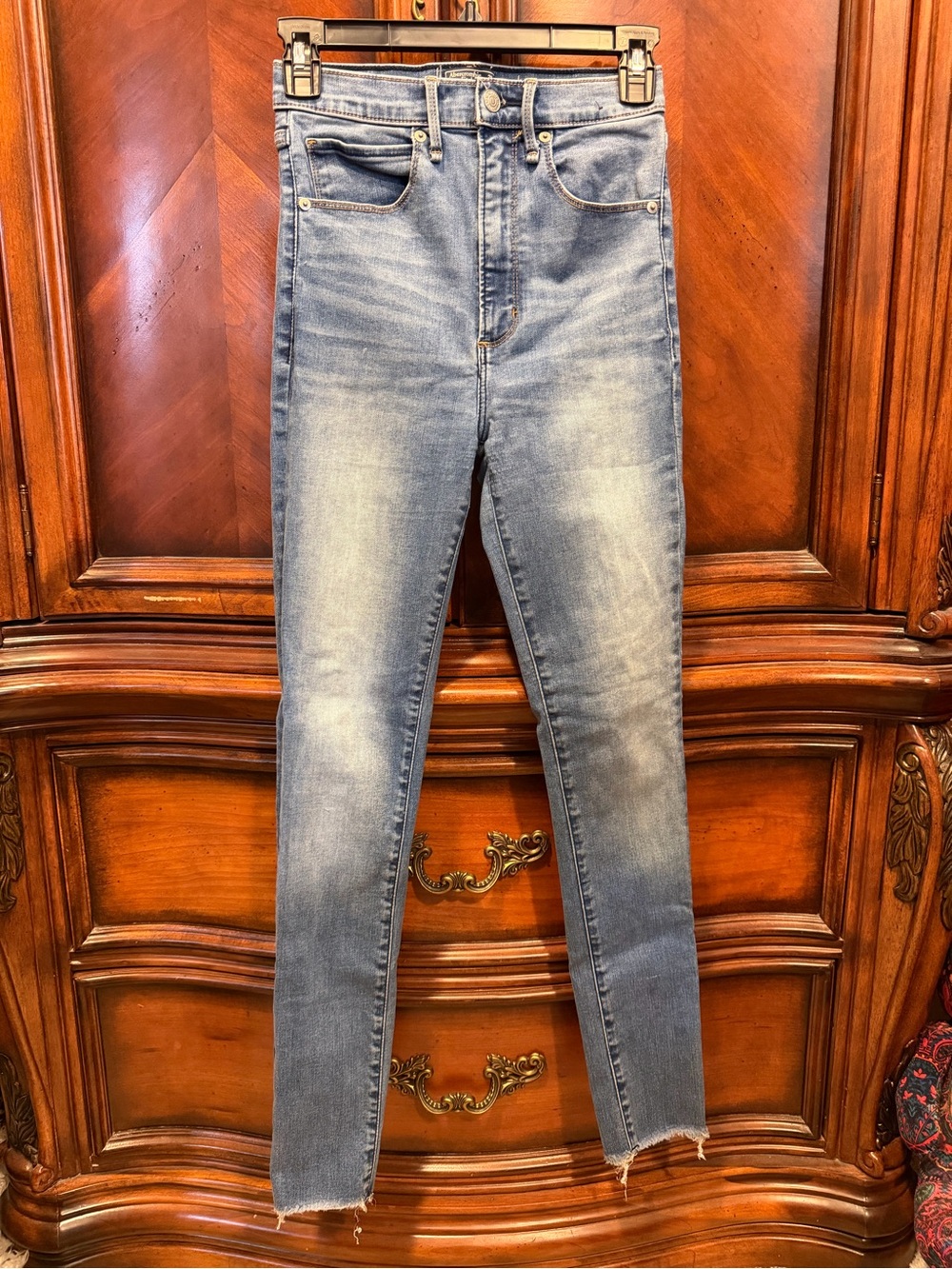 Abercrombie & Fitch Ultra High Rise Super Skinny Jeans size 25